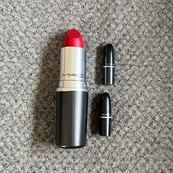 MAC Cosmetics Lipstick Organizer/canister with 2 mini lipsticks - Picture 1 of 5